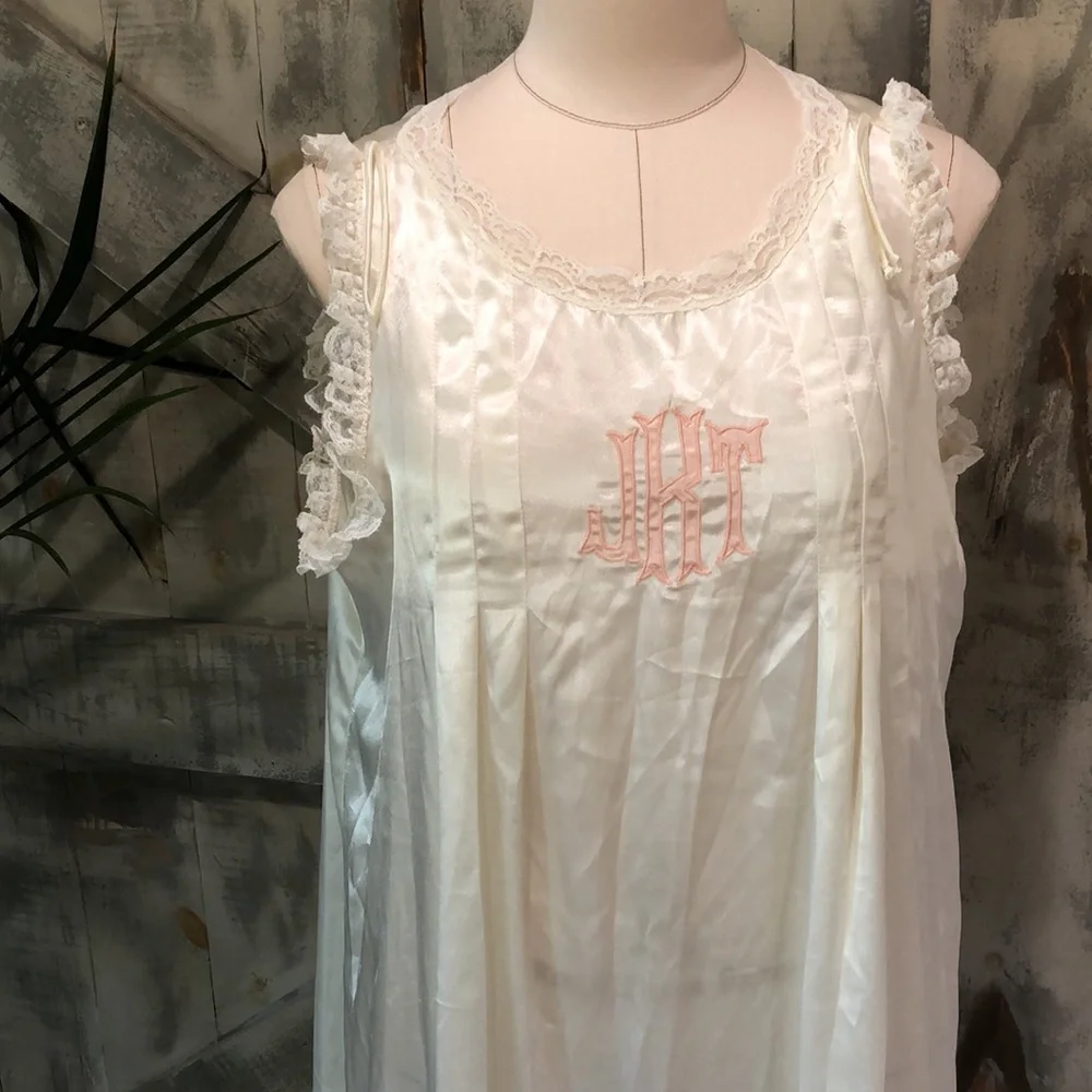 Vintage Eleanor Beard ruffled satin nightgown - Picture 2 of 9